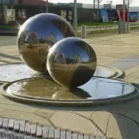 Фонтан из 2 стальных шаров (518906) ∅ 1 и ∅ 1,5 м. Орехово-Зуево